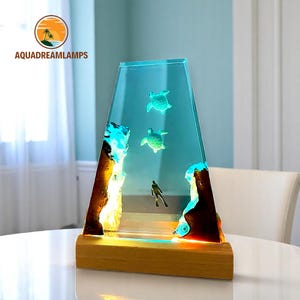 Ocean Resin Night Light with Turtles & Diver – USB Wooden Lamp – Personalized Gift for Ocean Lovers – Handmade Home Decor – Gift for him