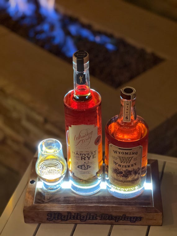 小型 12 インチ ポータブル ライト付きウイスキー ディスプレイ