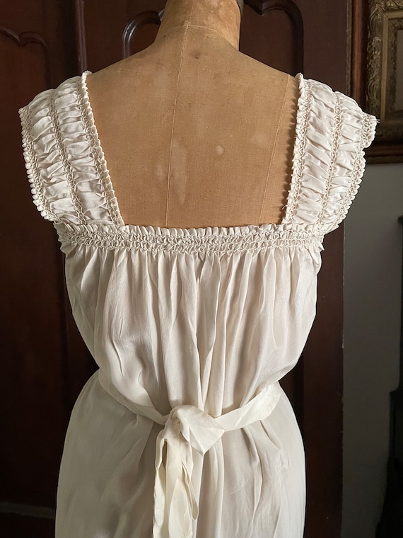 French Silk Dress Gown, Unique Hand Embroidering … - image 4