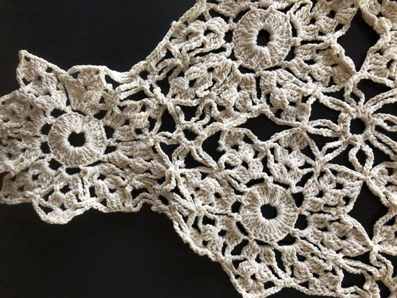 Lace Runner Wrap or Shawl,  Vintage Wedding Shawl… - image 9