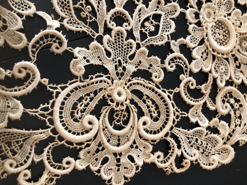 Antique Point de Venise Lace Capelet, Ivory Bridal Collar, Schiffli Floral Motifs image 8