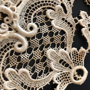 Antique Point de Venise Lace Capelet, Ivory Bridal Collar, Schiffli Floral Motifs image 6
