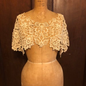 Antique Point de Venise Lace Capelet, Ivory Bridal Collar, Schiffli Floral Motifs image 1