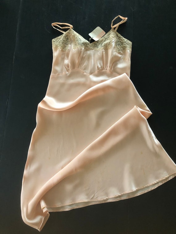 Luscious Peach Slip Ecru Lace, Vintage Textron Siz