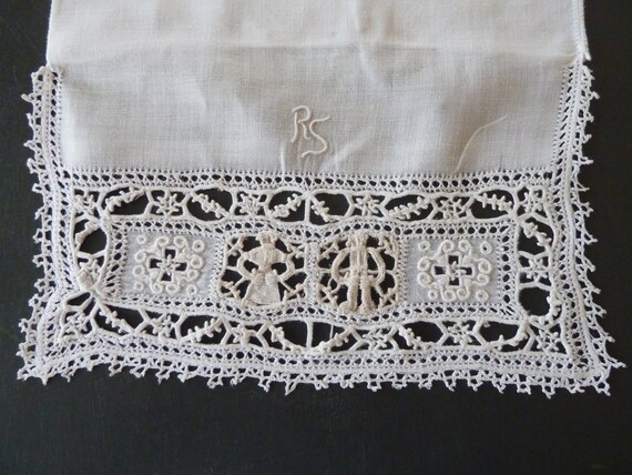 Figural Needle Lace, Bridal Hankie Case, Monogramm