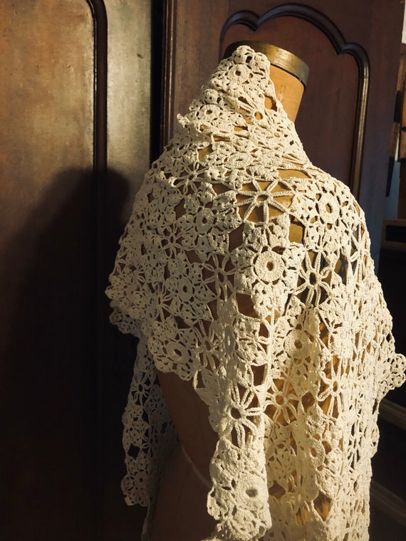 Lace Runner Wrap or Shawl,  Vintage Wedding Shawl… - image 4