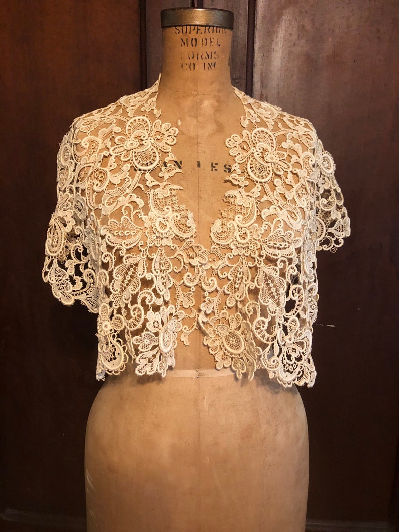 Antique Point de Venise Lace Capelet, Ivory Bridal Collar, Schiffli Floral Motifs image 4