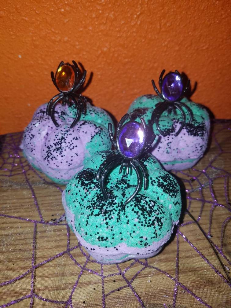Bath bombs with shop rings in stores
