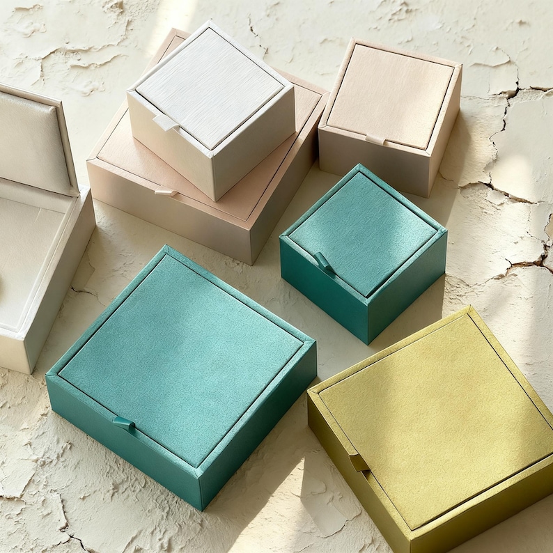 custom luxury keepsake boxes for birthday, anniversary, or wedding gifts
