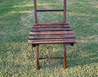 Vintage folding slatted wooden chair – rustic space-saving chair with original patina