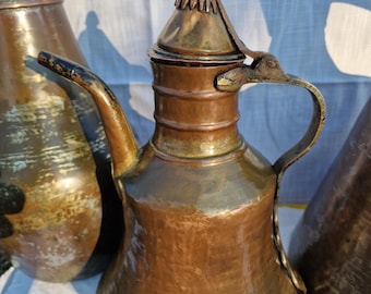 Set of 3 large antique hand-beaten copper jugs – Various sizes, original patina, unique artisan collection