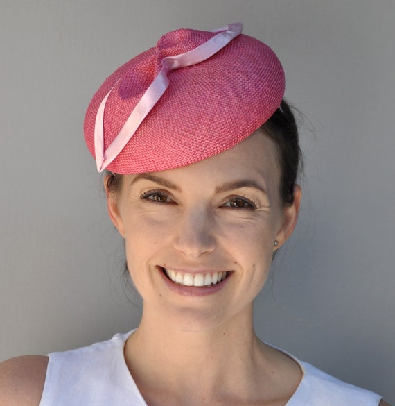 Fucsia Rosa Fascinator con ed elastico clip Matrimoni Gare Ascot Kentucky Derby