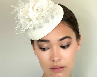 Wedding Hat, Women's Cream Fascinator, Duchess of Cambridge Hat, Cocktail Hat, Beige Fascinator Hat