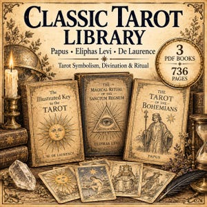 Puede incluir: Una colección de tres libros titulada Classic Tarot Library, que incluye The Illustrated Key to the Tarot, The Magical Ritual of the Sanctum Regnum y The Tarot of the Bohemians, con cartas del tarot, una vela y un reloj de arena.