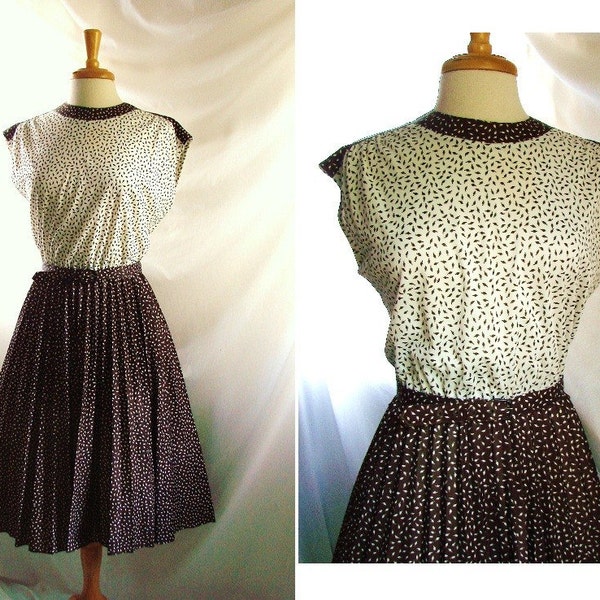 70s dress / vintage 1970s Brown white Pleated Day Dress size 12