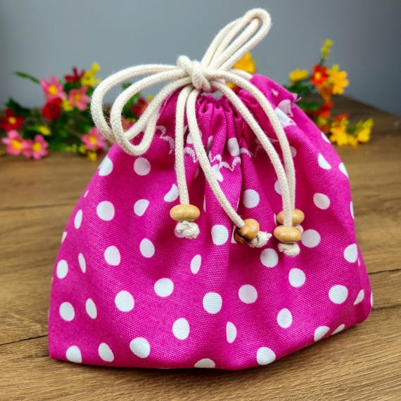 Sewing Pattern Drawstring Fabric Gift Bag Tutorial Reusable Fabric - Main Image