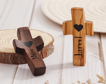 Croix de pouce gravée personnalisée, croix en bois de noyer, mini-croix en olive, cadeau de condoléances, cadeau de fête chrétienne, croix de poche, souvenir chrétien