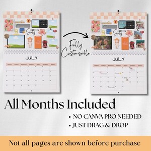 Puede incluir: Dos calendarios de julio personalizables con un borde superior a cuadros melocot&oacute;n y rosa. Los calendarios tienen una encuadernaci&oacute;n en espiral e incluyen el texto "LIFE IN July". Tambi&eacute;n est&aacute; presente el texto "Fully Customisable". La parte inferior de la imagen dice "All Months Included".