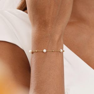 天然淡水パールブレスレット、ミニマルパールビーズブレスレット、ブライダルブレスレット、結婚祝い、記念日ギフト、花嫁介添人へのギフト