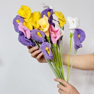 Handgemaakt gehaakt calla lelieboeket, gehaakte calla leliebloem, gebreide bloem, gehaakte bloem, bloemstuk, tafeldecoratie, cadeau voor haar