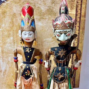 2 schöne alte Stabpuppen aus Indonesien Bali Java wayang golek puppets 1970 Wajang Puppe