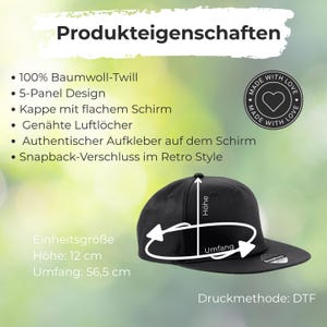 Personalisierte Papa Cap EST 2026 als stylisches Snapback Cap Herren, ideales Geschenk für Papa zum Geburtstag oder als Weihnachtsgeschenk Papa. Cooles Papa Cap mit personalisierbarem Frontdruck, perfekt als Geschenkidee für werdenden Papa, Vatertagsgeschenk oder Geschenk für Männer Papa. Hochwertige Papa Cappy aus 100 % Baumwoll-Twill, bequem & verstellbar. Moderne Dad Cap als Geschenk für Papa Geburtstag, Weihnachten Papa Geschenk Vater und persönliches Papa Geschenk.