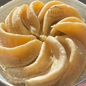 Cornes de Gazelle - Gâteau marocain aux amandes fait maison - Kaab El Ghazal - Texture tendre et moelleuse