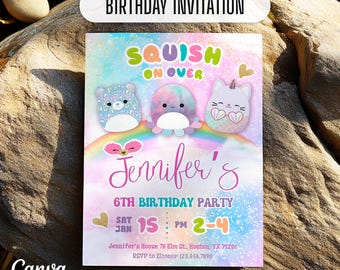 Może przedstawiać: Kolorowe zaproszenie urodzinowe z napisem "BIRTHDAY INVITATION" na górze. Zaproszenie zawiera słowa "SQUISH ON OVER" i "Jennifer's 6TH BIRTHDAY PARTY". Zawiera tęczę i urocze postacie z kreskówek. Data i godzina są również uwzględnione.