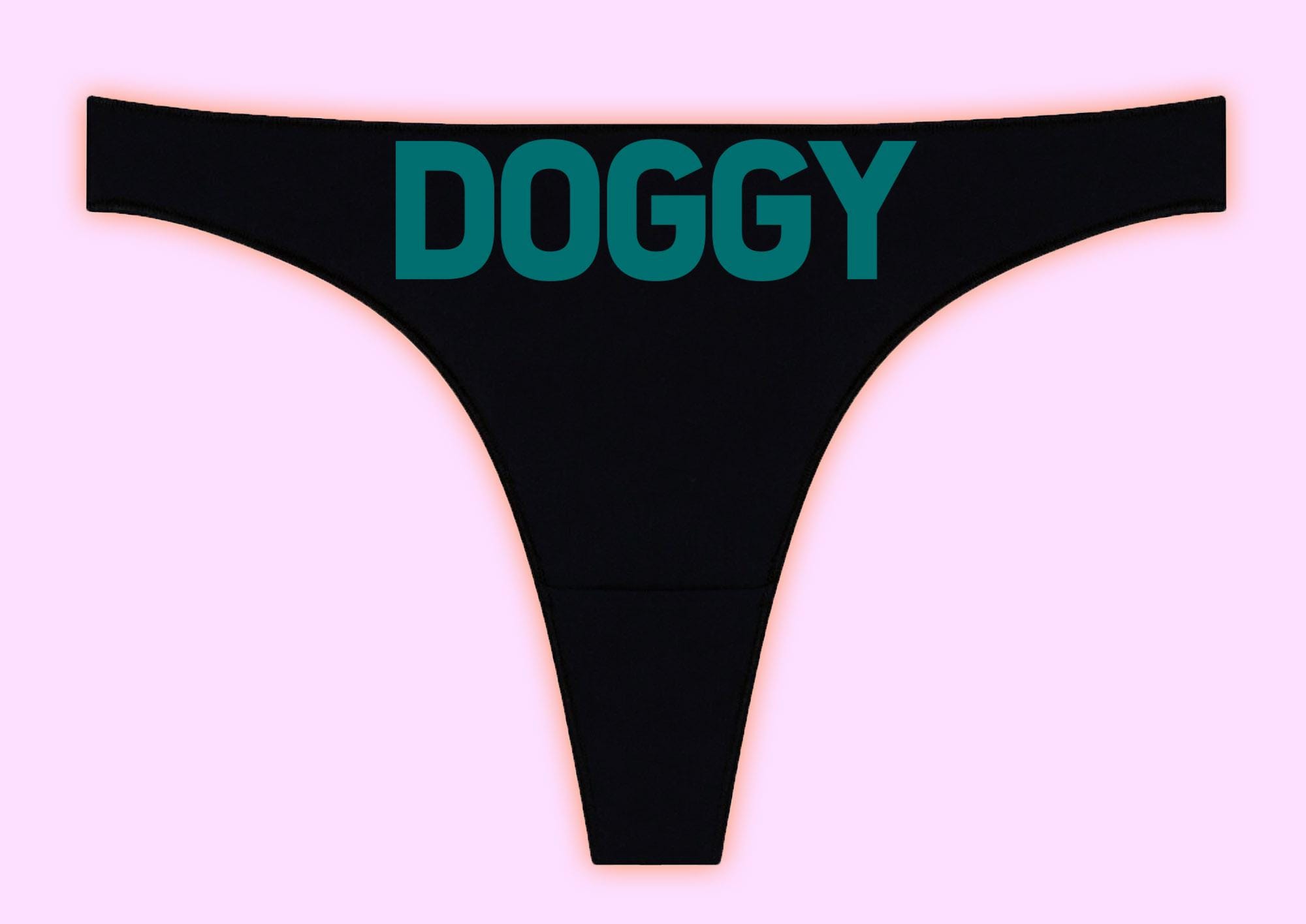 Rus pornosi: er va xotinning birinchi anal jinsiy aloqasi Jinsiy aloqa uchun kochada yigitlarni olib ketayotgan qizlar videolari