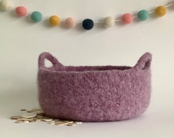 FUSSPOT felted  bowl / tray/ desk tidy  ( with handles) , ' Sweet Lavender '  ( purple / lilac blend).....UK seller..ready to ship......