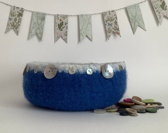 FELTED 'FUSSPOT' bowl / desk tidy / tray .  ' Tidal '.  Fresh blue ( with Mother of Pearl buttons)  UK seller ...ready to ship...