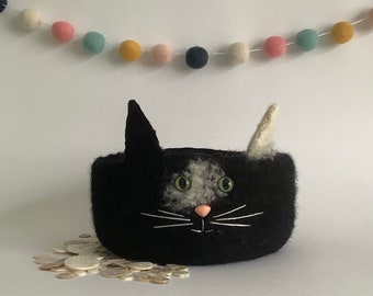 FELTED 'Fusspot' bowl , desk tidy . Cat ( black and white .)  Home decor.  UK seller ...ready to ship...