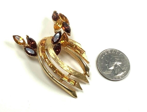 Abstract Interlocking Loop Form Gold Tone Brooch … - image 5