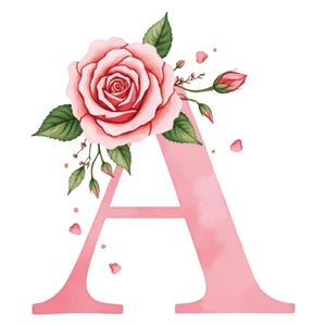 Op de afbeelding: Een roze aquarel letter "A", versierd met een grote, gedetailleerde roze roos en groene bladeren. Kleine roze rozenknoppen en bloemblaadjes zijn rondom de letter verspreid, wat een bloemig en vrouwelijk ontwerp creëert.