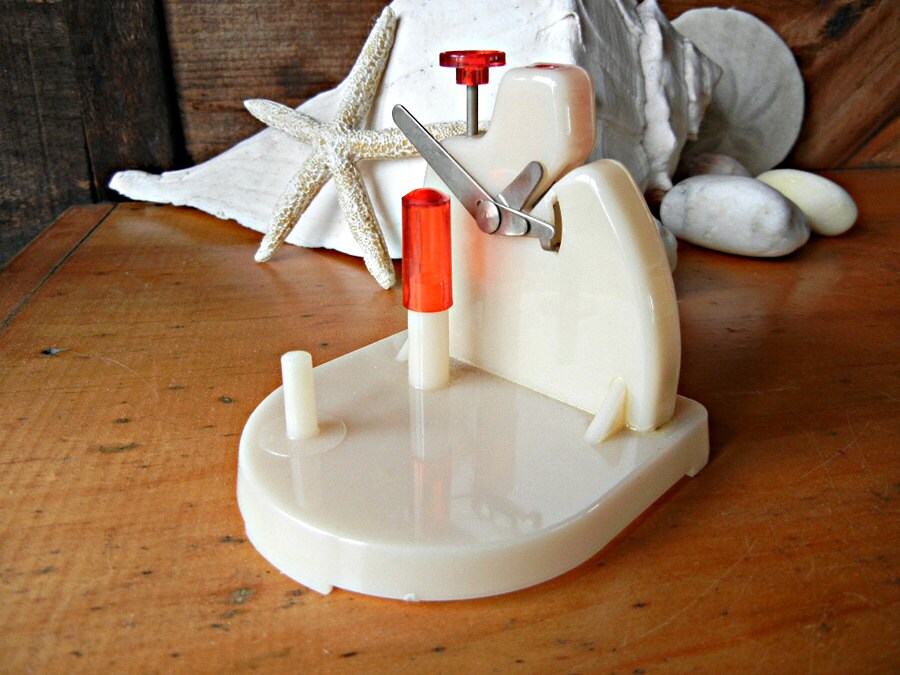 Vintage Thread a Matic 'Jewel' model 72 in the Etsy