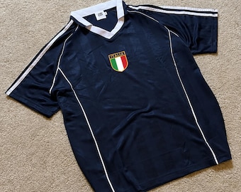 Camisa de Futebol Italiana Estilo Vintage | Camisa de Futebol Retrô da Itália Azul Marinho | Uniforme Clássico da Seleção Italiana | Camiseta de Futebol Anos 90/2000 |