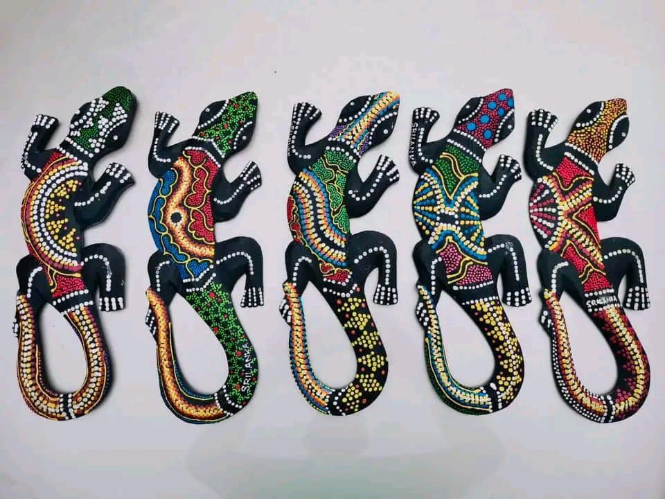 Gecko en bois noir – Découpe décorative, taille : 5 cm, lot de 50 pièces