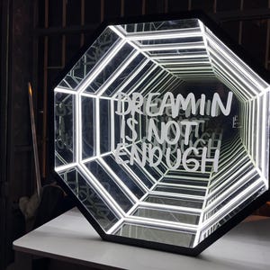 spider model infinity mirror