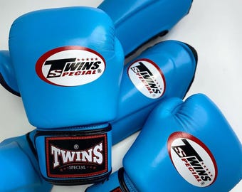 Personalized Twins Boxing Sparring Set – Custom Boxing Gloves & Groin Guard, Muay Thai Training Kit, Kickboxing Fight Gear, Boxing Gift