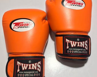 Guantes de boxeo especiales Twins, equipo de entrenamiento de Muay Thai de cuero genuino