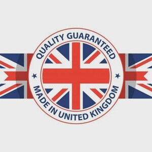 K&ouml;nnte beinhalten: Ein kreisf&ouml;rmiges Emblem mit dem Union-Jack-Flaggen-Design, mit dem Text "QUALITY GUARANTEED" und "MADE IN UNITED KINGDOM". Das Emblem ist von einem Band mit dem Union-Jack-Flaggen-Design umgeben.