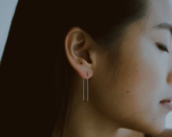 Minimalist Small Rectangle Box Hoops  / / Delicate Wire Hoop Earrings in Sterling Silver or 14k Gold Fill