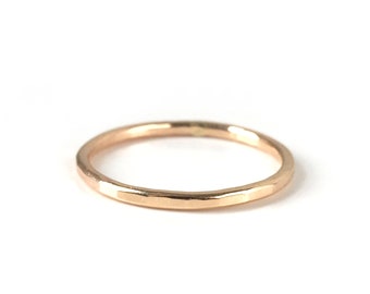 Handmade Gold Faceted Wedding Band / / Minimalist Stackable Wedding Ring in Solid 14k or 18k Gold