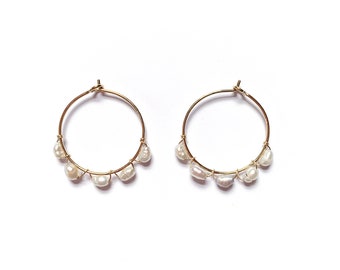 Handmade White Baroque Five Pearl Hammered Hoops / / Delicate Pearl Round Wire Hoop Earrings in Sterling Silver or 14k Gold Fill