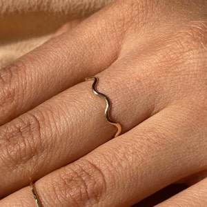 Solid Gold Ripple Stacking Ring / 10k or 14k Gold Wavy Squiggle Ring