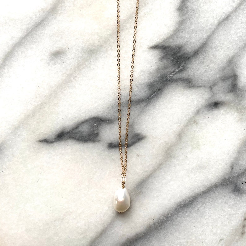 Pearl Solitaire Necklace / / Minimalist Single Baroque Pearl Necklace in 14k Gold Filled, Sterling Silver or Solid 14k Gold image 4