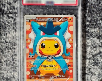 Poncho noszące Pikachu udawane Gyarados #151 XY-P Graded Slab Karta PROXY