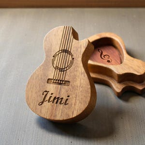 Estuche personalizado para púas de guitarra, púas de madera personalizadas y cejilla grabada, regalo para músicos, estuche para púas de 5.º aniversario para él.