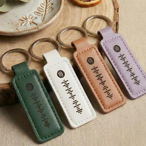 Portachiavi in pelle con codice canzone Spotify personalizzato, portachiavi musicale scansionabile personalizzato, regalo in pelle per il terzo anniversario di matrimonio per il fidanzato, festa della mamma