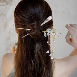 Handmade Chinese Flower Hair Pins – Traditional Hair Accessory for Women